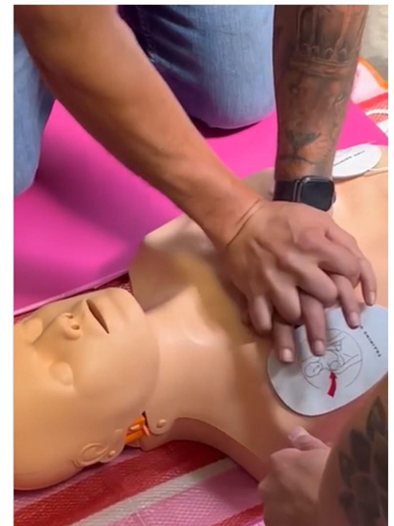 Curso homologado de Soporte Vital Básico (SVB) y uso del desfibrilador DEA/DESA con formación práctica en RCP y primeros auxilios – EASSAM España.