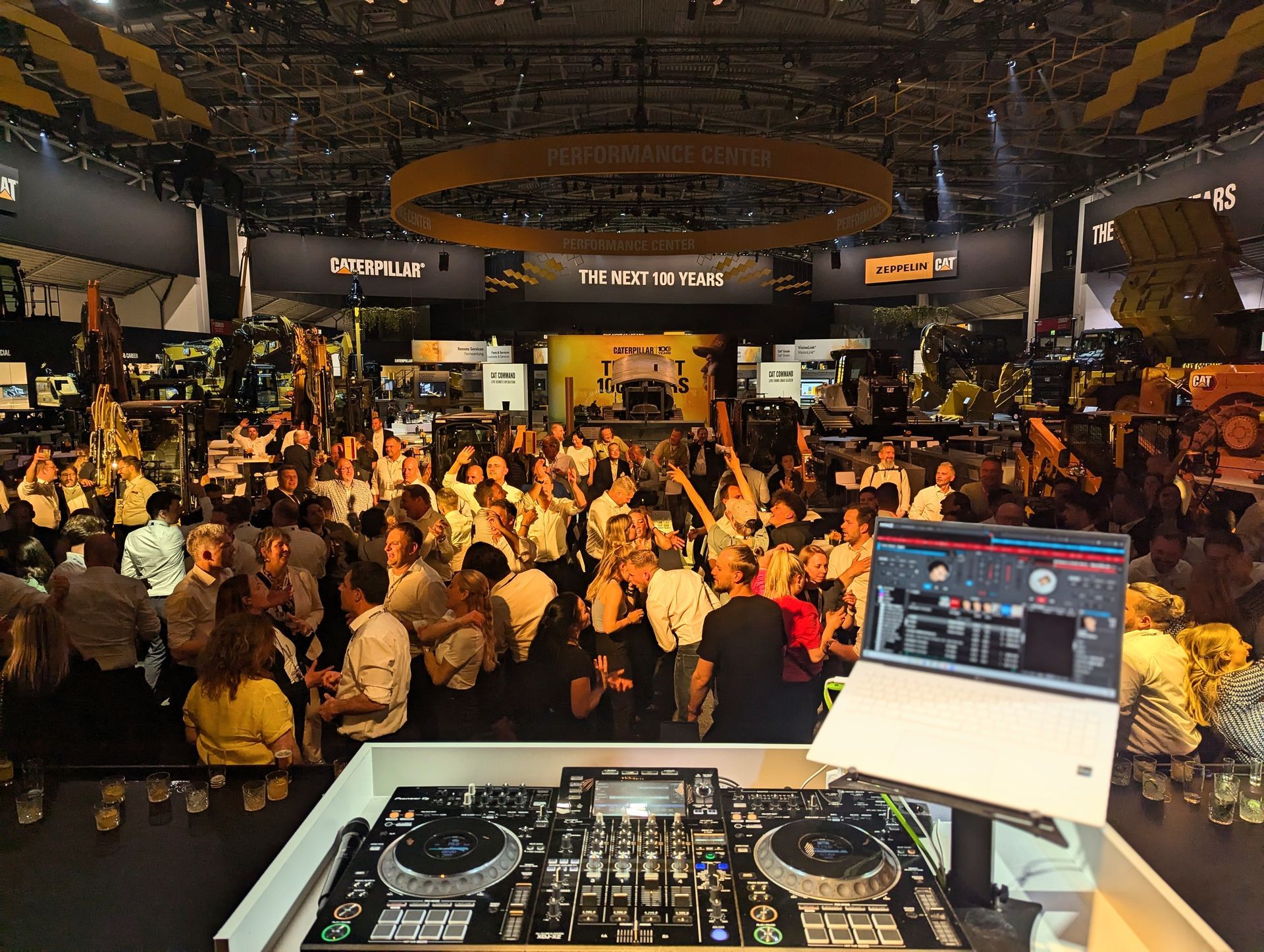Messe DJ München auf der Bauma für Caterpilar