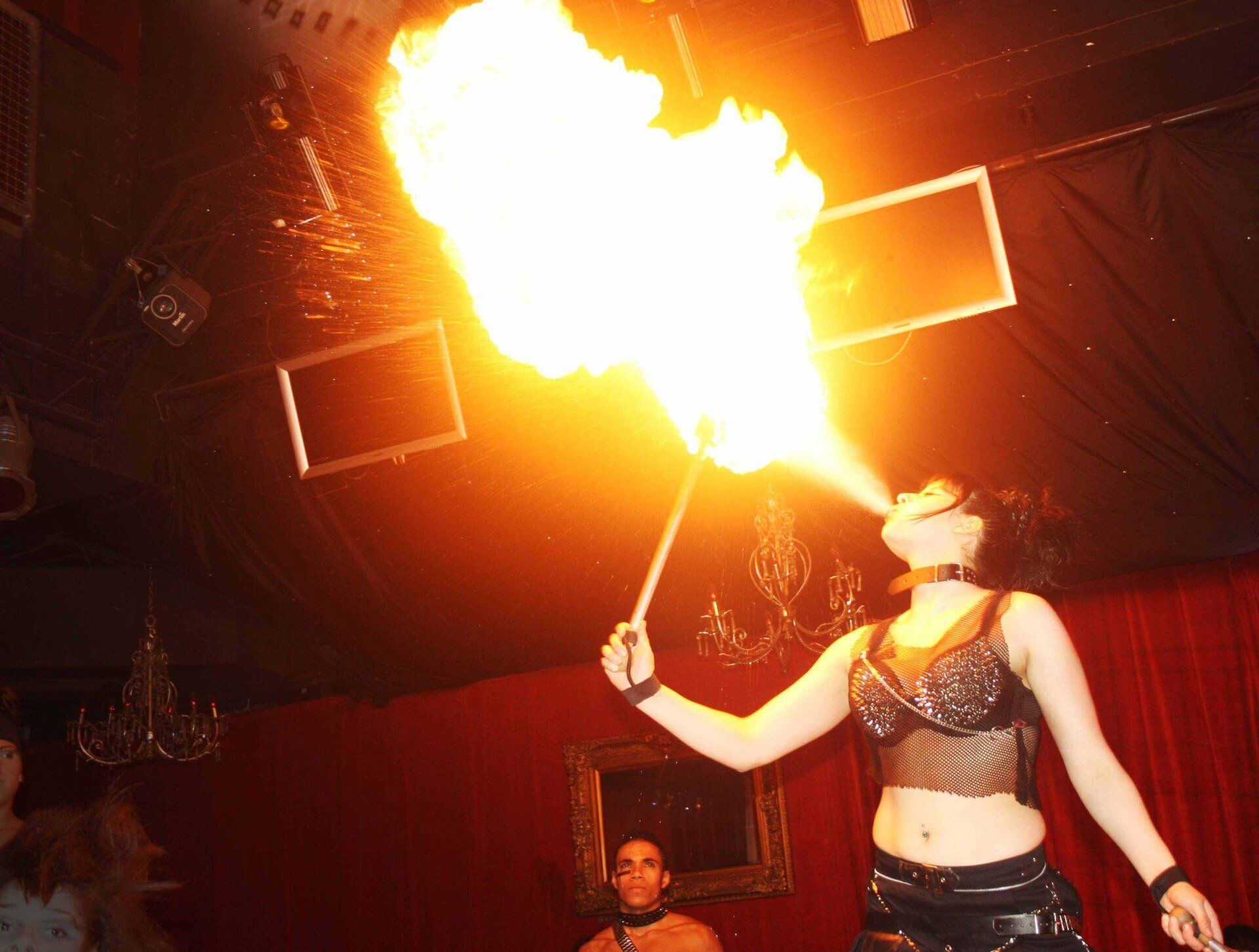 Stylez Unlimited feuershow feuerperformance gogodance animationstanz giveaway walk in act
