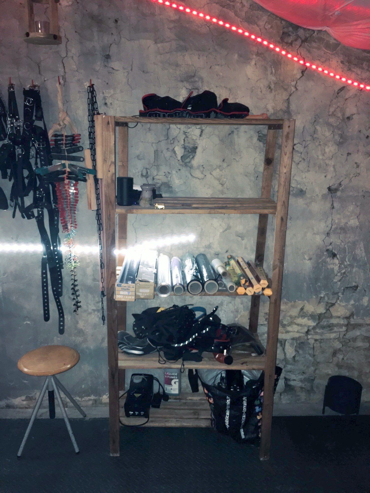 Matériels des pratiques BDSM Donjon des Vignes