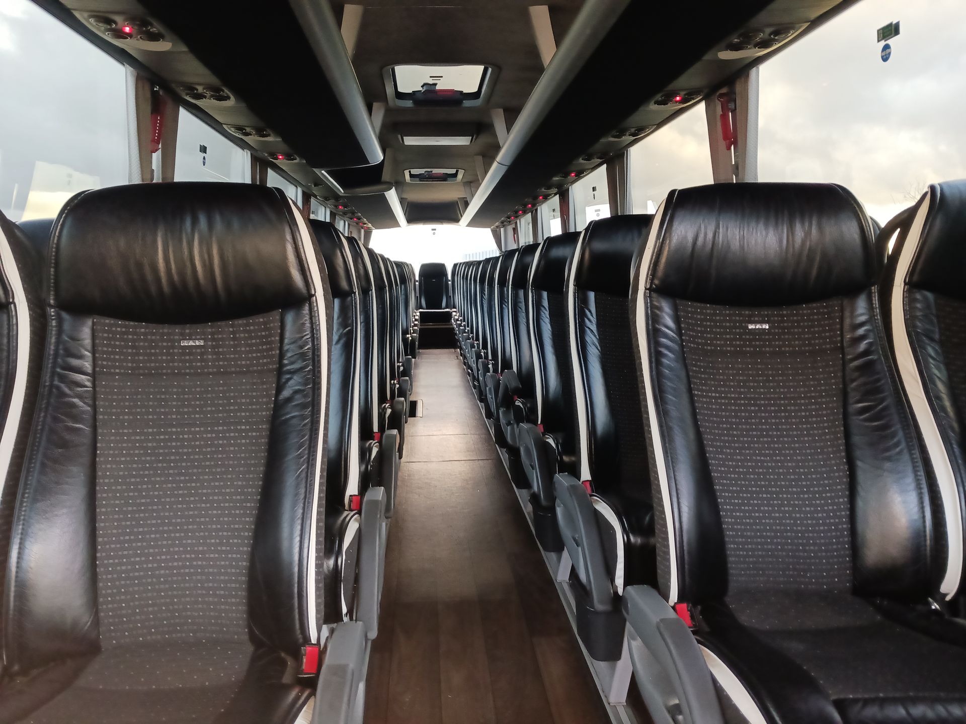 Bus avec chauffeur location bus et autocar Toulouse