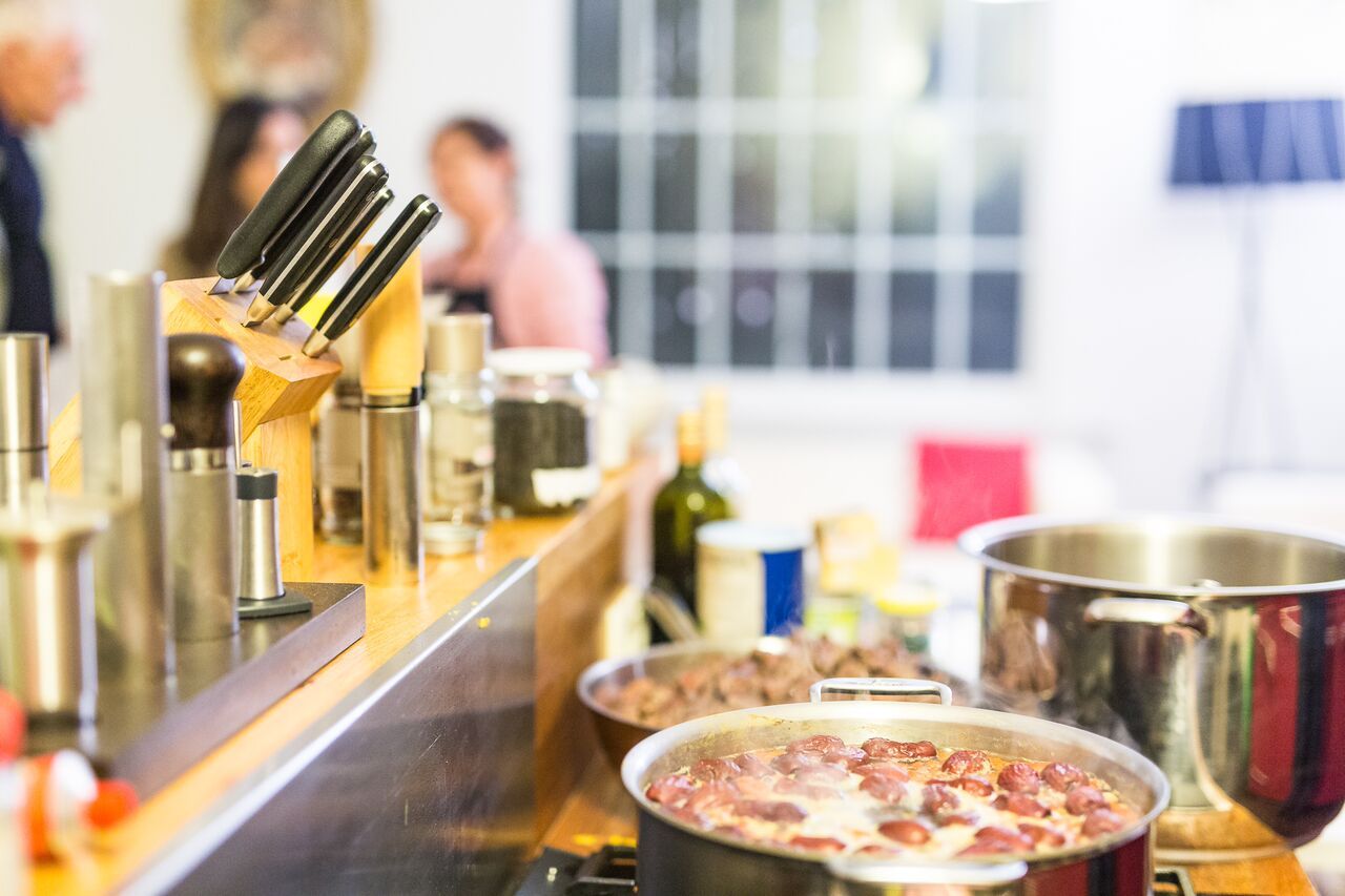 Teambuilding in der Küche. Gemeinsam Kochen als Erfolgsrezept