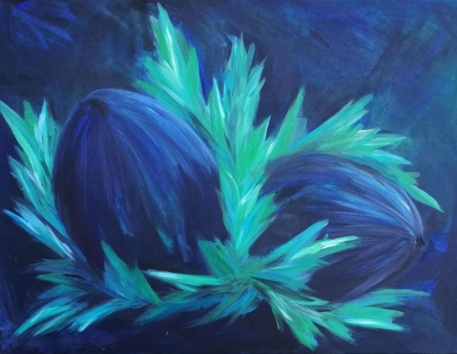 Zwei Haselnüsse in blau-türkis Tönen