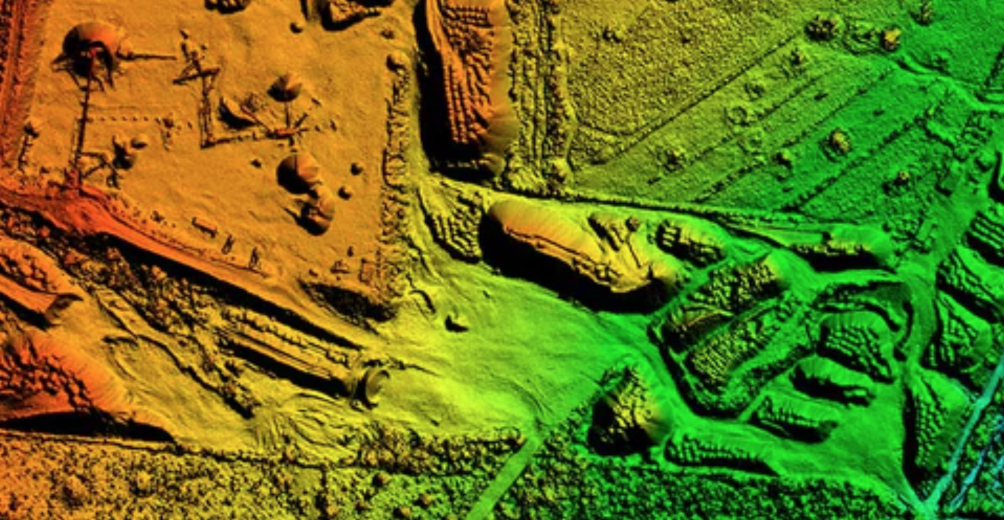 Con las imágenes de drones se pueden crear modelos de terreno digital (DTM), tras filtrar objetos como edificios. Cada píxel contiene información 2.5D (valor X, Y y Z de la mayor altitud).