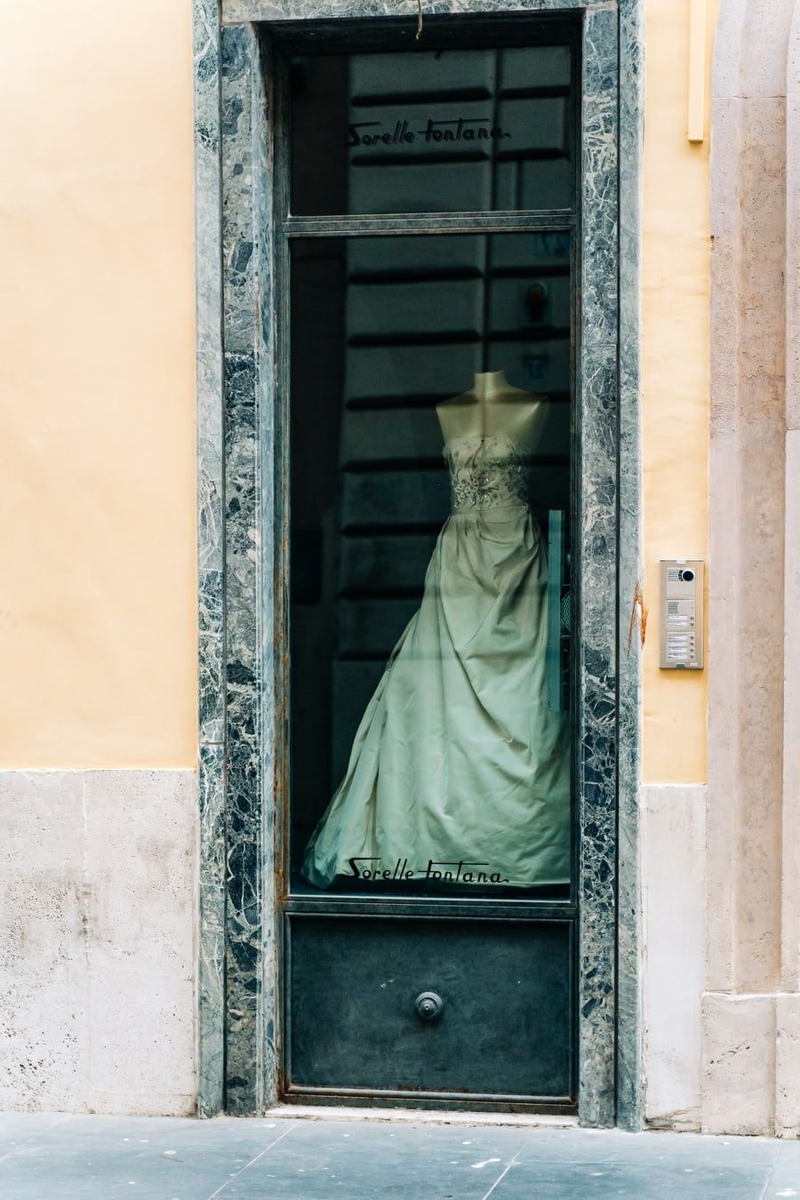 THE MOST BEAUTIFUL COSTUME MUSEUMS AND COSTUME EXHIBITIONS OF ITALY