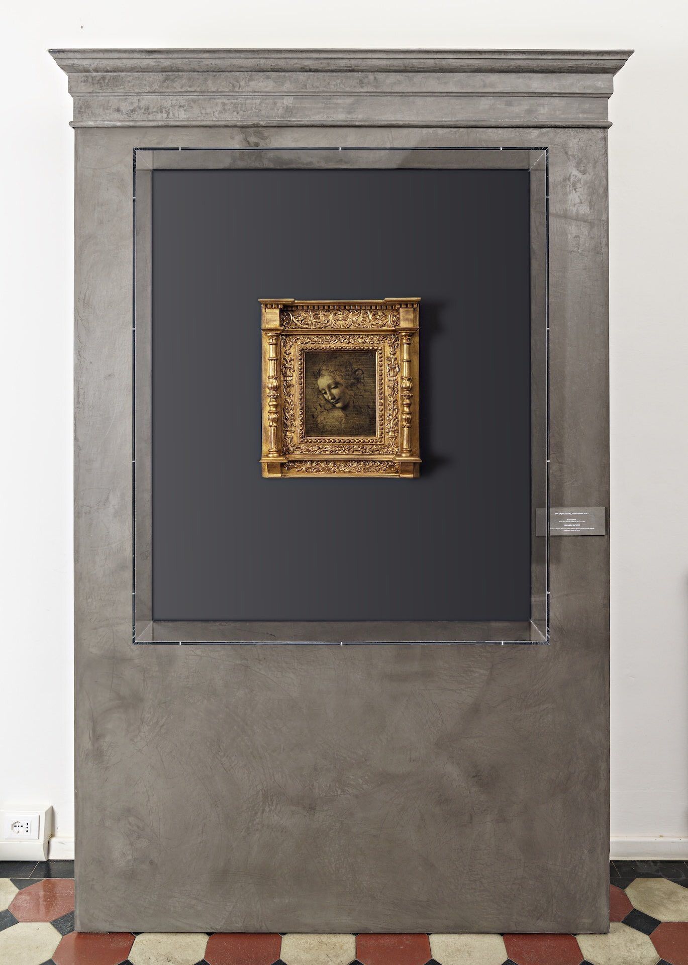 HEAD OF A WOMAN Leonardo Da Vinci Complesso Monumentale della Pilotta 1500 - 1510 21x24.6 cm