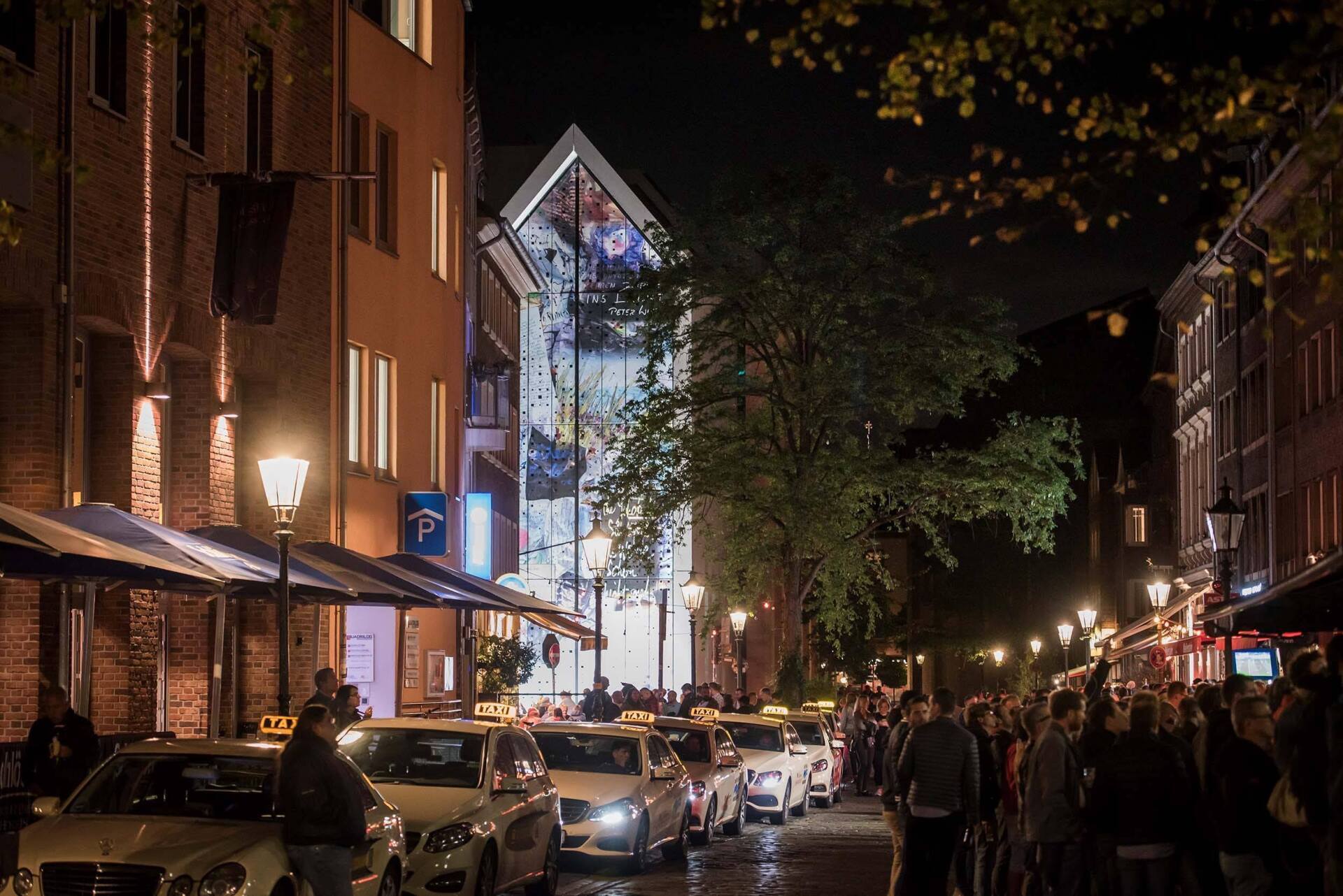 HA Schult - Düsseldorf Freiheit, Foto: Ansgar M. van Treeck Alethea Magazine