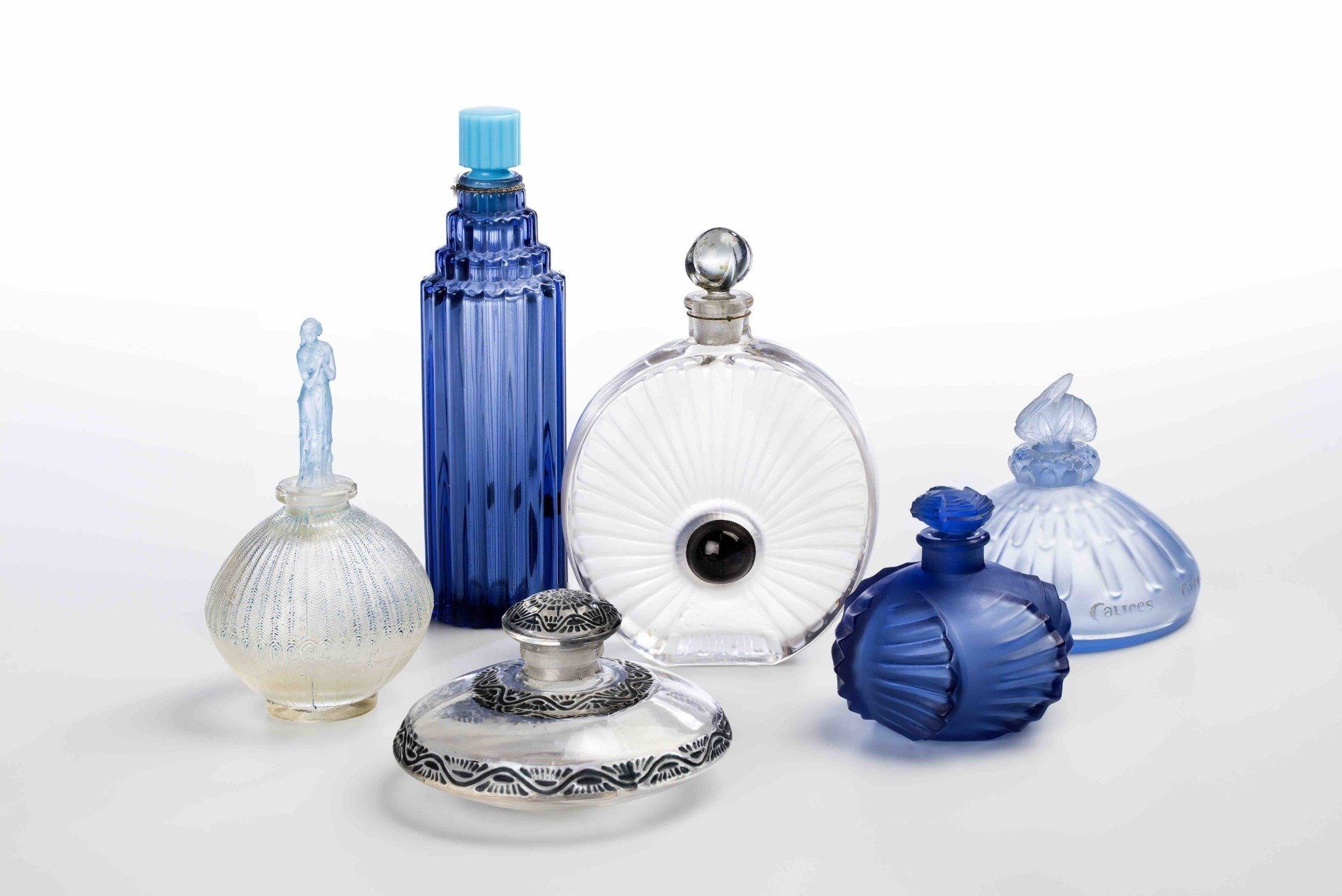 Ensemble de flacons de parfum - K. Faby Coll. Musee Lalique Amour Fou Art Magazine