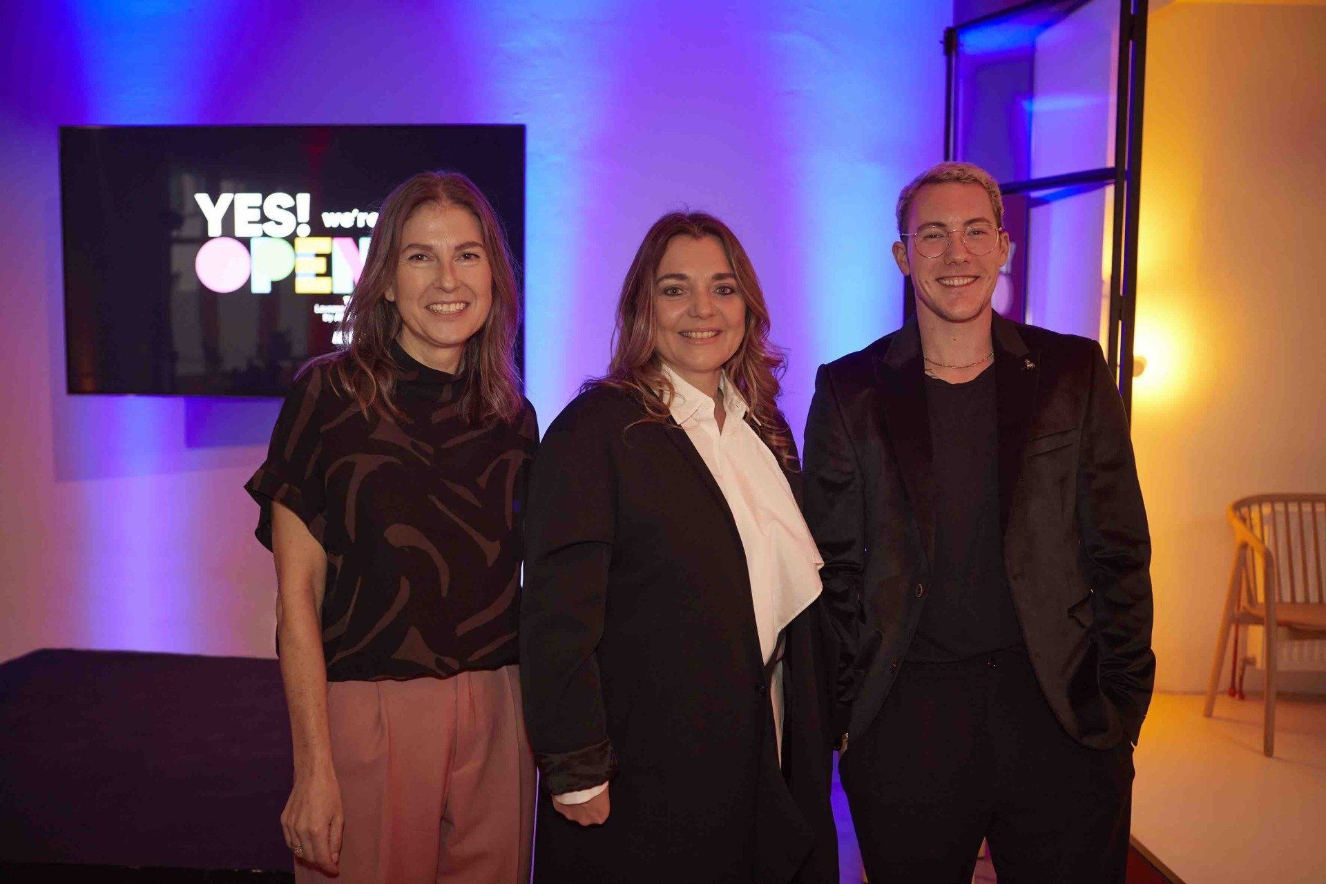 Launch of the Lavazza Calendar 2023. Susanne Wege (l.), General Manager,  Lavazza Deutschland and Francesca Lavazza / ©Lavazza Alethea Magazine