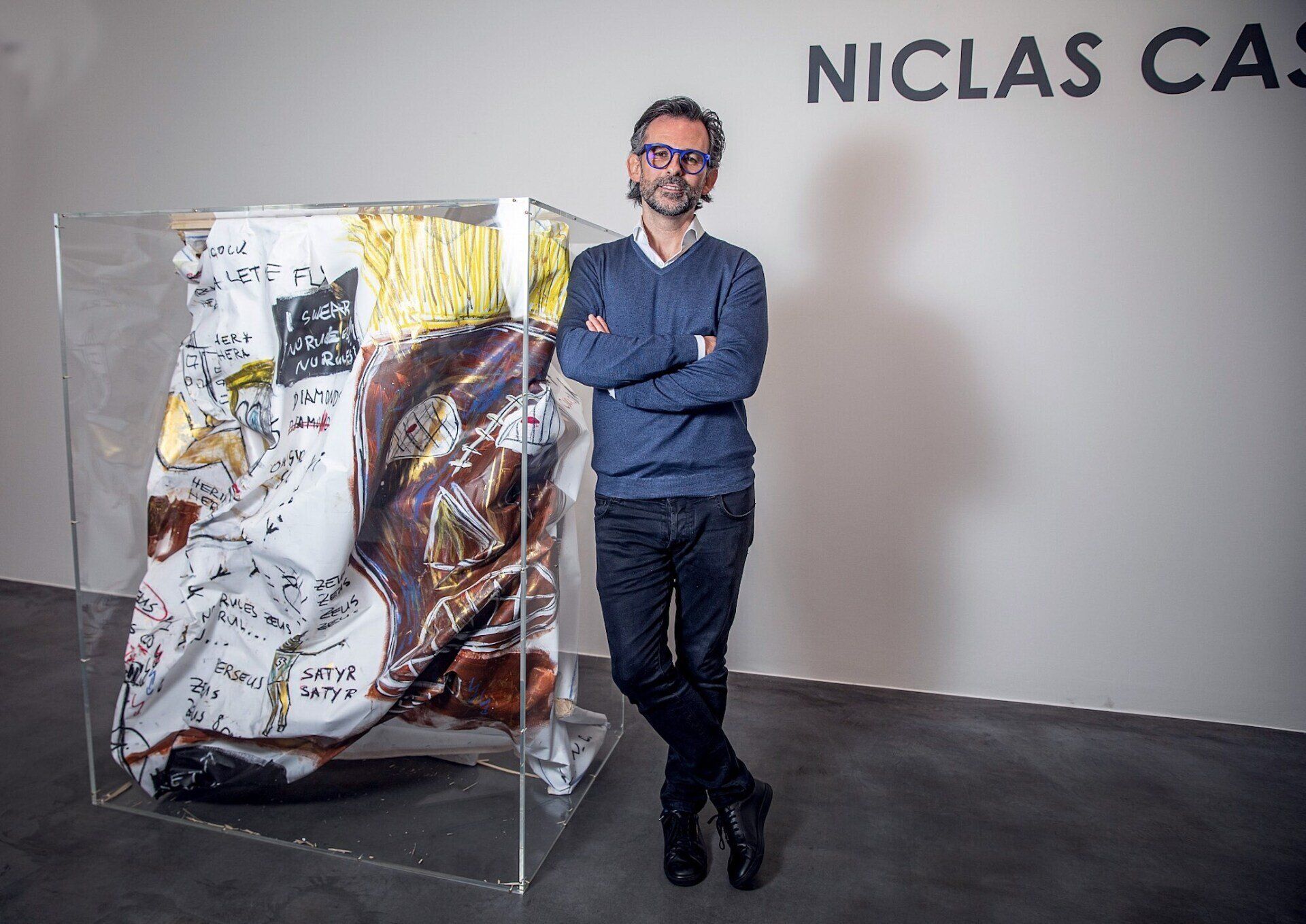 Niclas Castello in the gallery Geuer ©Geuer&Geuer Alethea Magazine