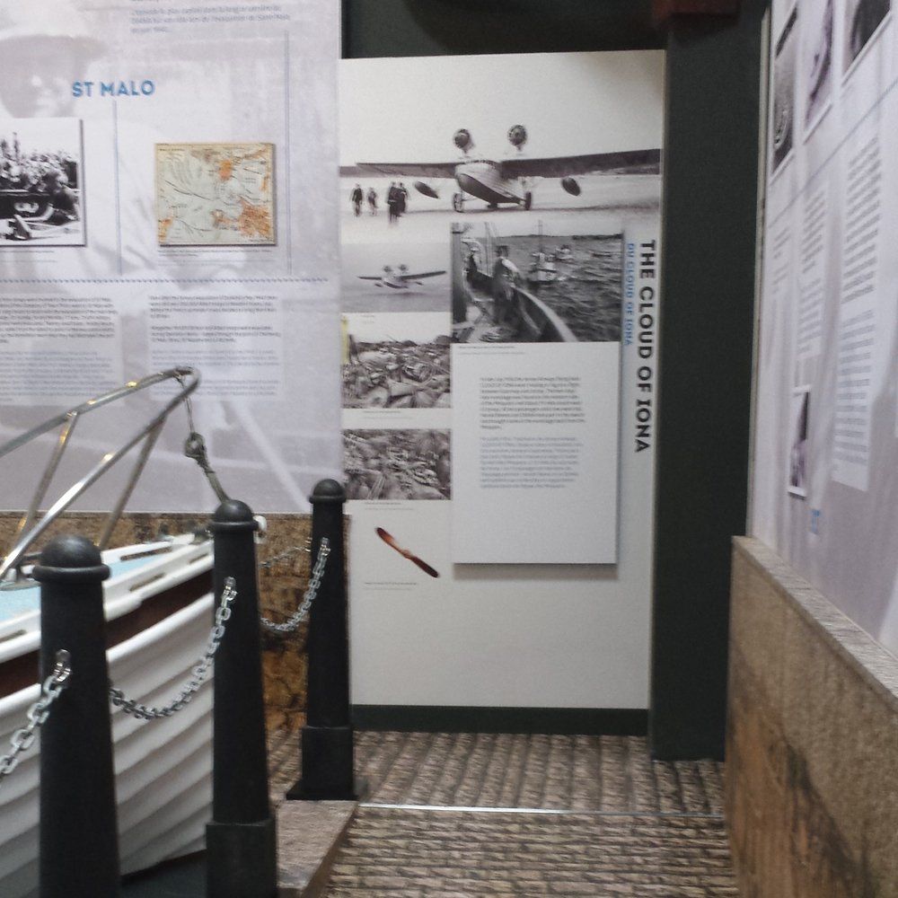 museum walls and printed flooring