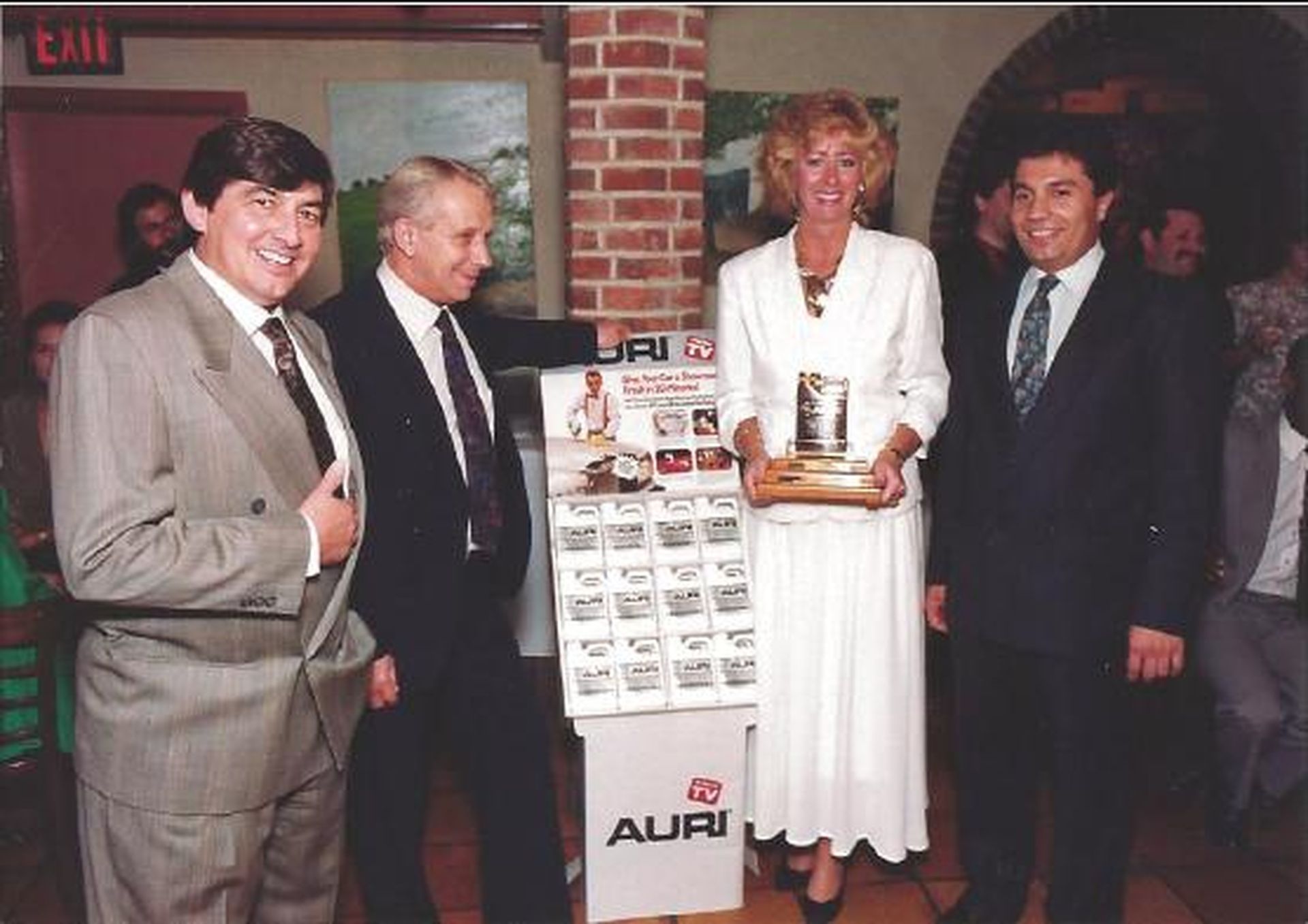 Grünewald Chemie Team bei einer Preisverleihung – Erfolg durch Qualität und Innovation