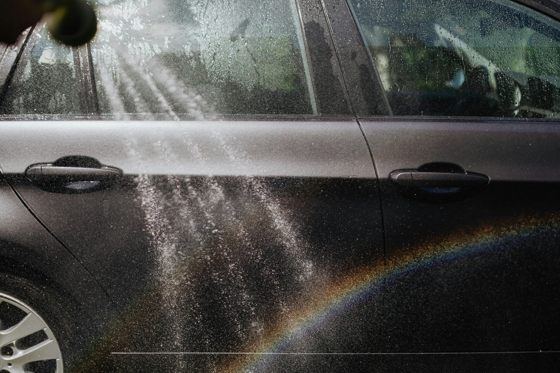 Autowäsche mit Wasserstrahl – Fahrzeugpflege für glänzende Ergebnisse