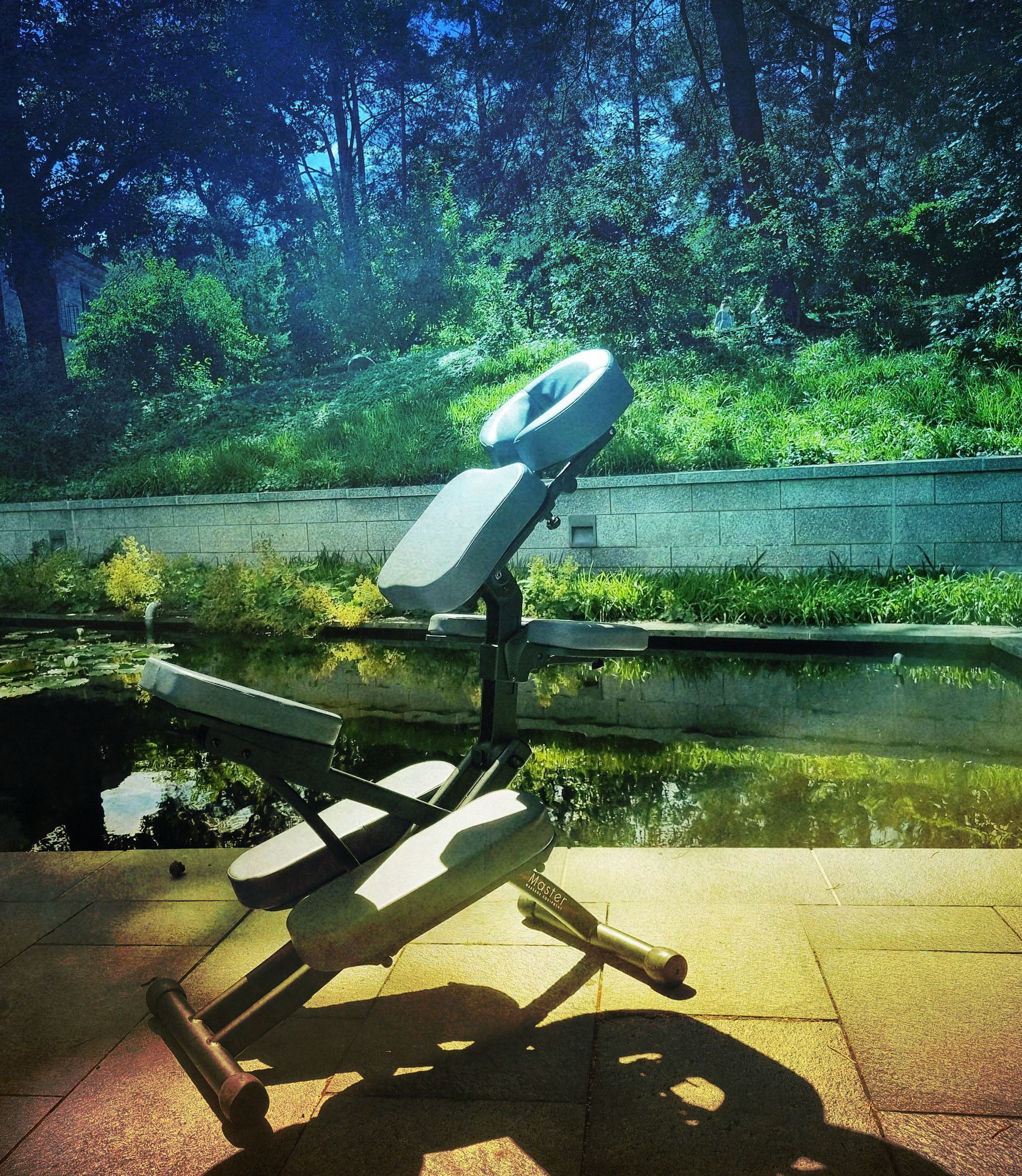 Massagestuhl mitten in der Natur bei einer Eventmassge Berlin