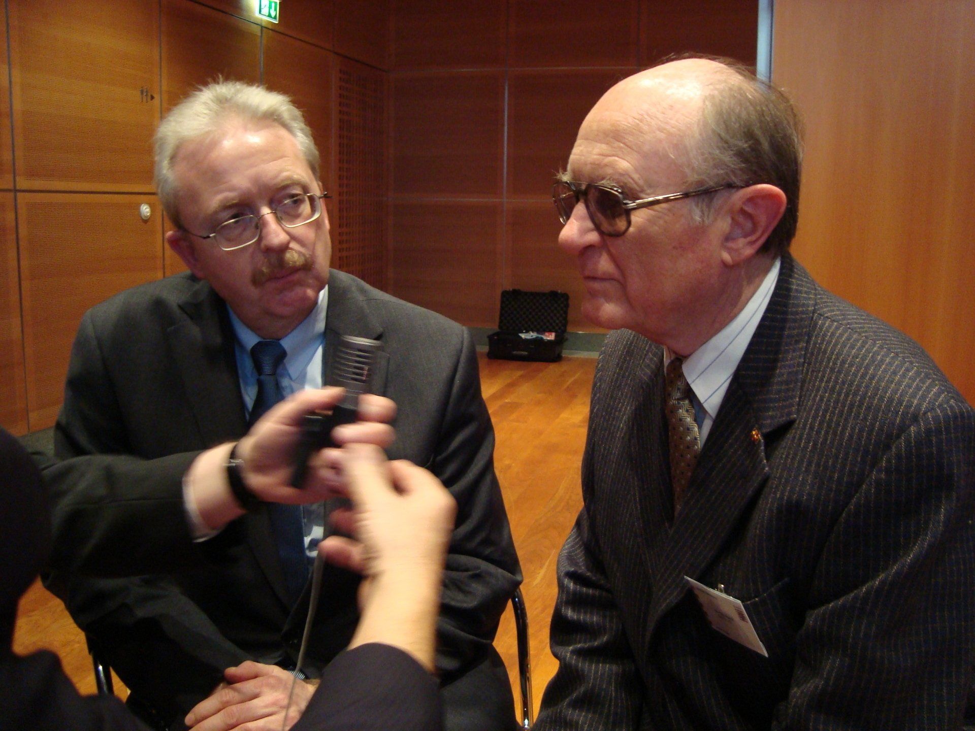 Dr. Otto Hauck beim Interview auf Preisverleihung für VDBS