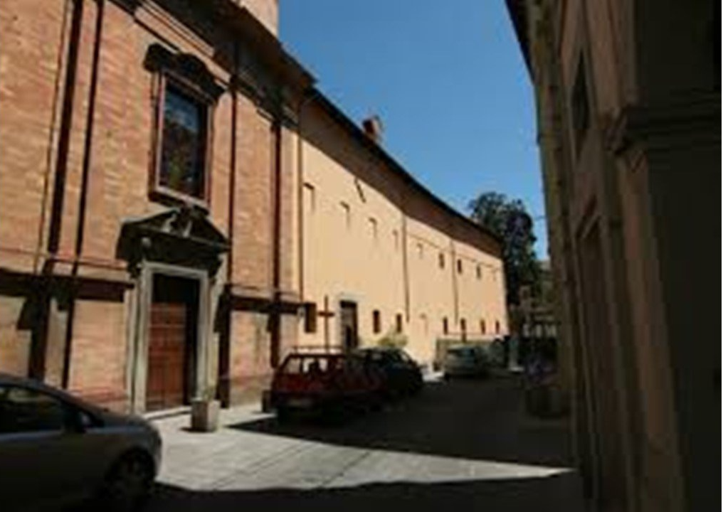 Une façade austère Véronica Giuliani horizon spirituel.com
