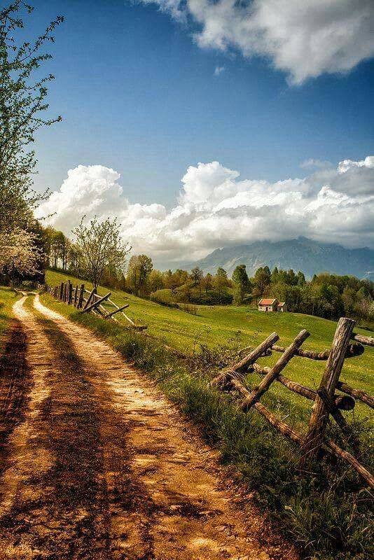 Comment ne pas s'émerveiller ? Sentier de montagne horizon-spirituel.com