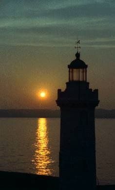 A Marseille avant la nuit Phare au couchant horizon-spirituel.com