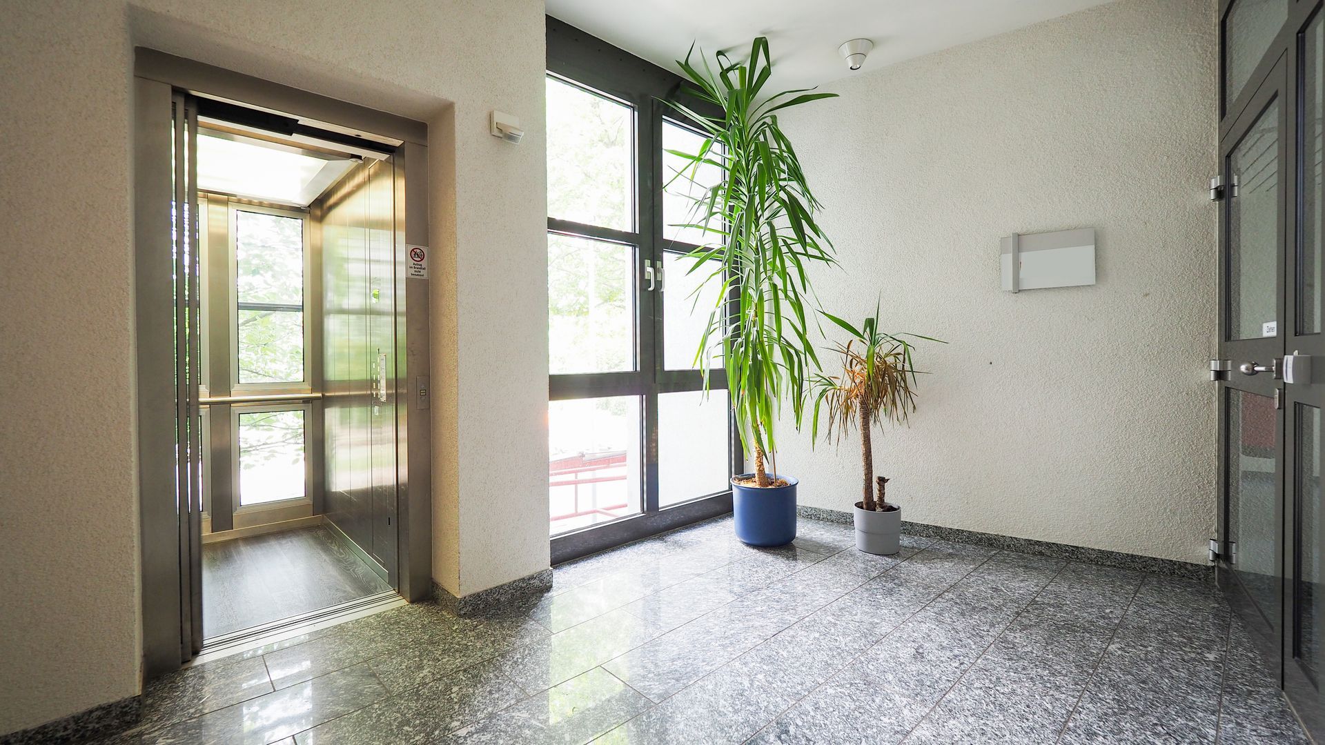 AUFZUG IMMOBILIE GEWERBE PRAXIS BUERO