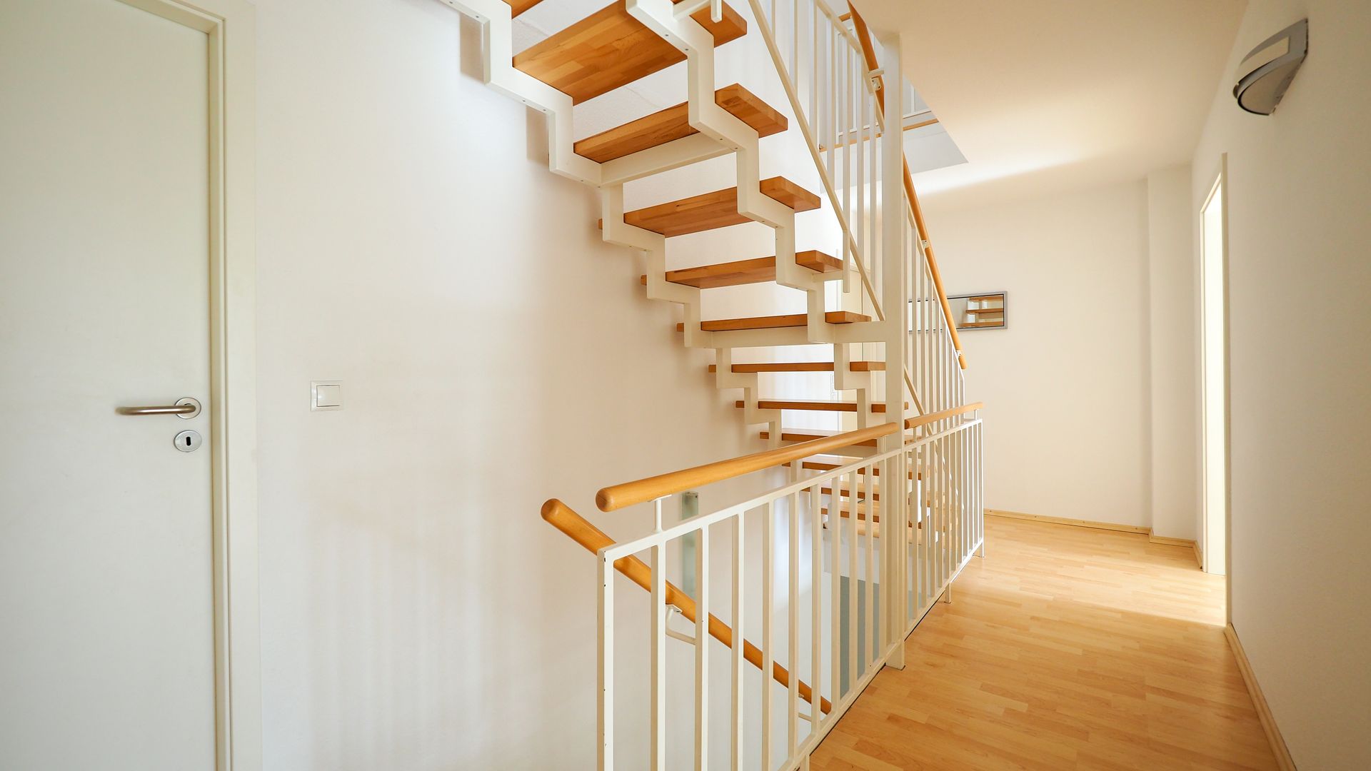 treppenhaus haus ludwigsburg kaufen energieeffizienz modern neubau