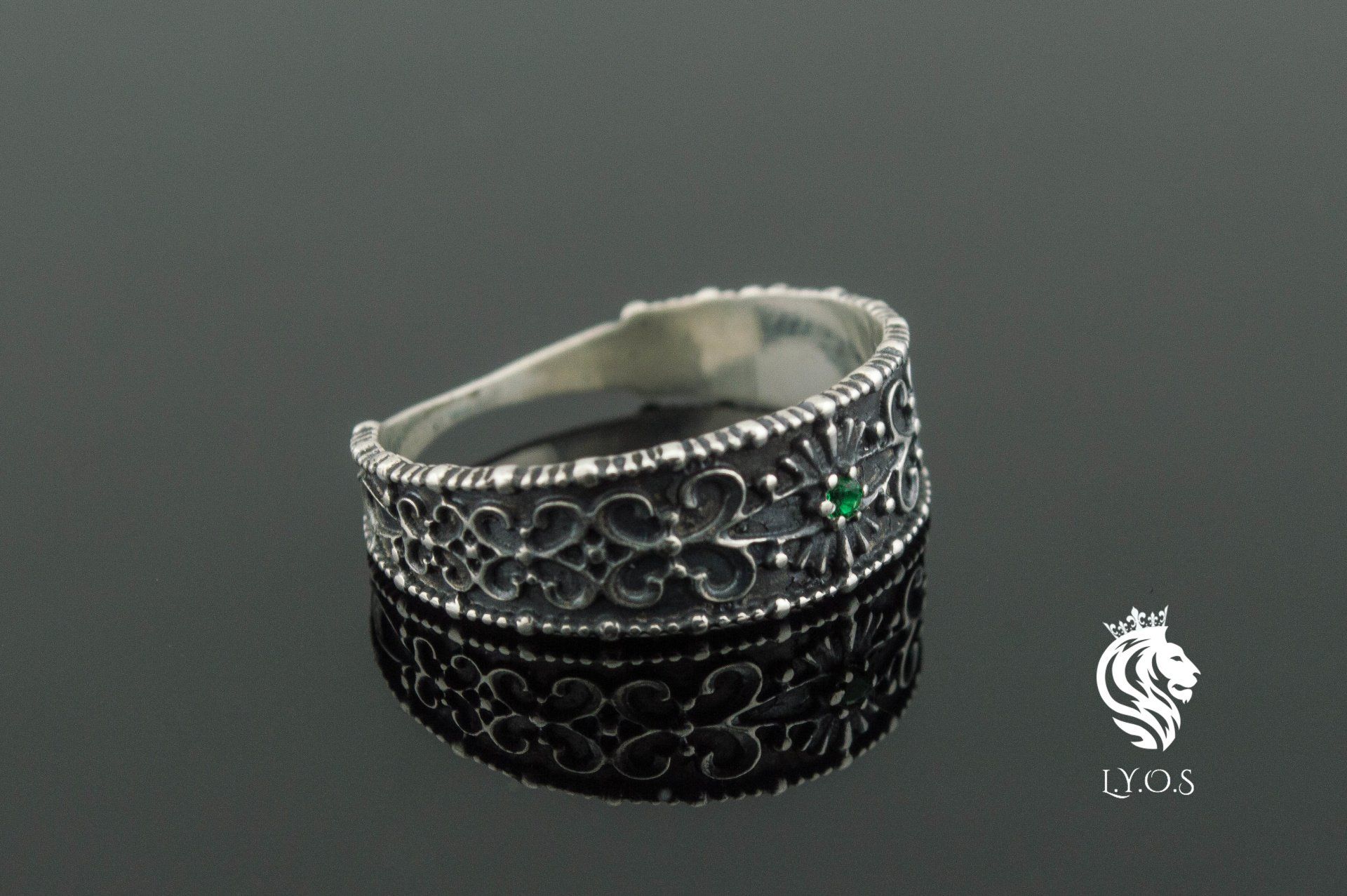 Floraler Ornament-Ring, 925 Sterling-Silver Floraler Ornament Ring mit grünem Stein, nordisches Design