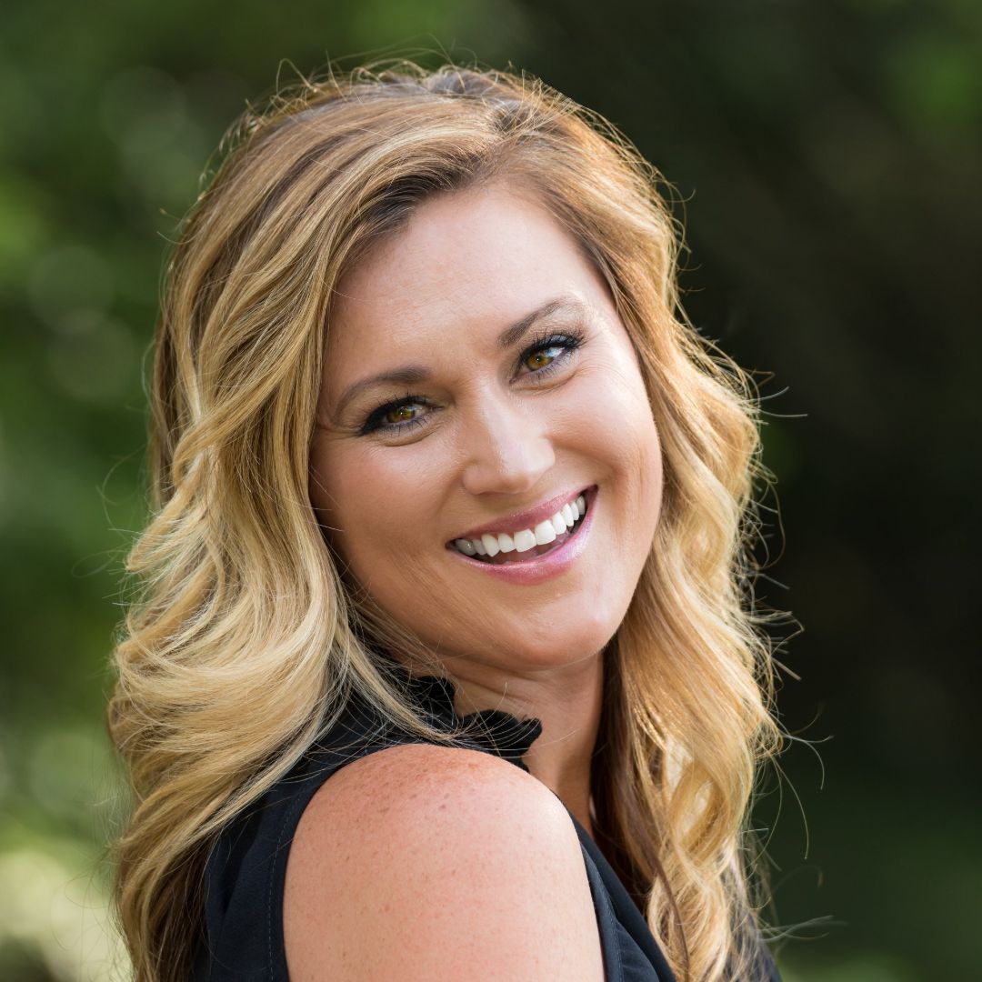 Portrait photography by Jennifer White Timeless Moments Photography in the Springfield Missouri area - Headshots, Senior Portraits, Family Photos, and More