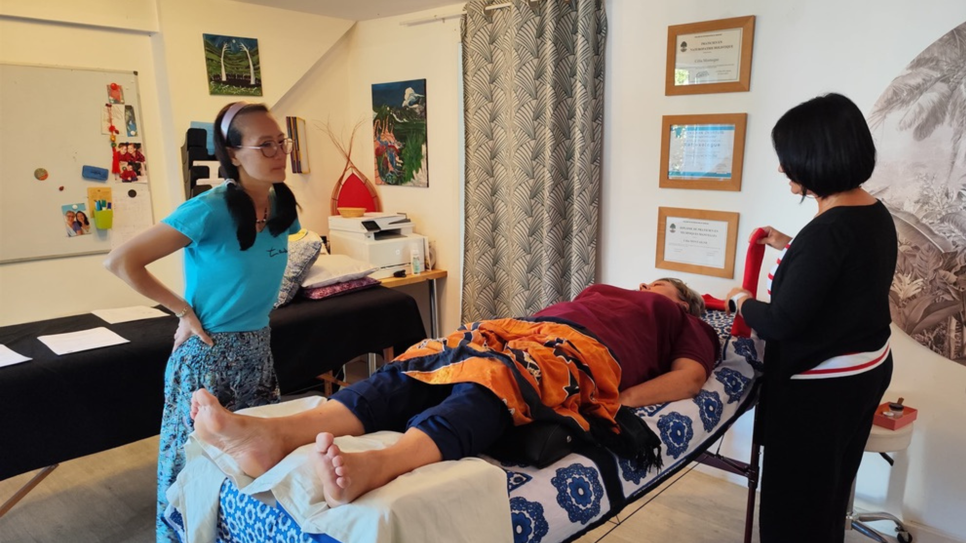 Audacieuse Nature, formation, Réflexologie plantaire, Réflexologie palmaire, Réflexologie auriculaire, Réflexologie faciale, aromatologie, 400h, e-learning, distanciel, asynchrone, synchrone, devenir réflexologue, le métier de réflexologue, se former, reconversion professionnelle, certifiante, certification, Célia Montaigne, formatrice, RNCP, qualiopi, financement par un tiers.