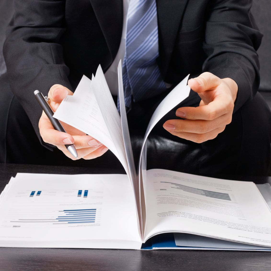 Audacieuse Nature, formation, Réflexologie plantaire, Réflexologie palmaire, Réflexologie auriculaire, Réflexologie faciale, aromatologie, 400h, e-learning, distanciel, asynchrone, synchrone, devenir réflexologue, le métier de réflexologue, se former, reconversion professionnelle, certifiante, certification, Célia Montaigne, formatrice, RNCP, qualiopi, financement par un tiers. programme de formation