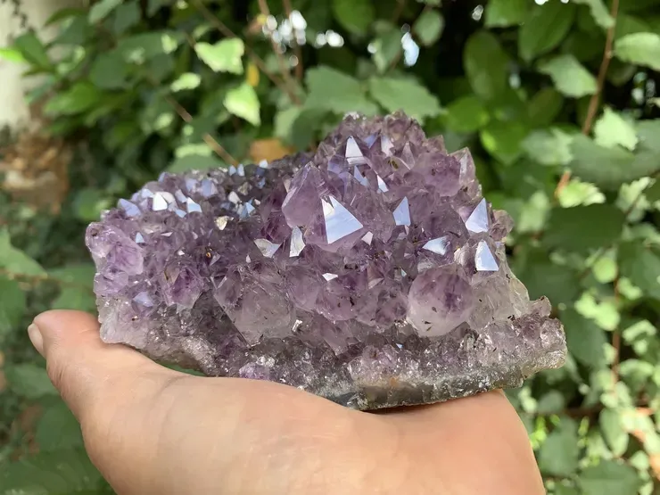 Amas d'améthyste naturelle