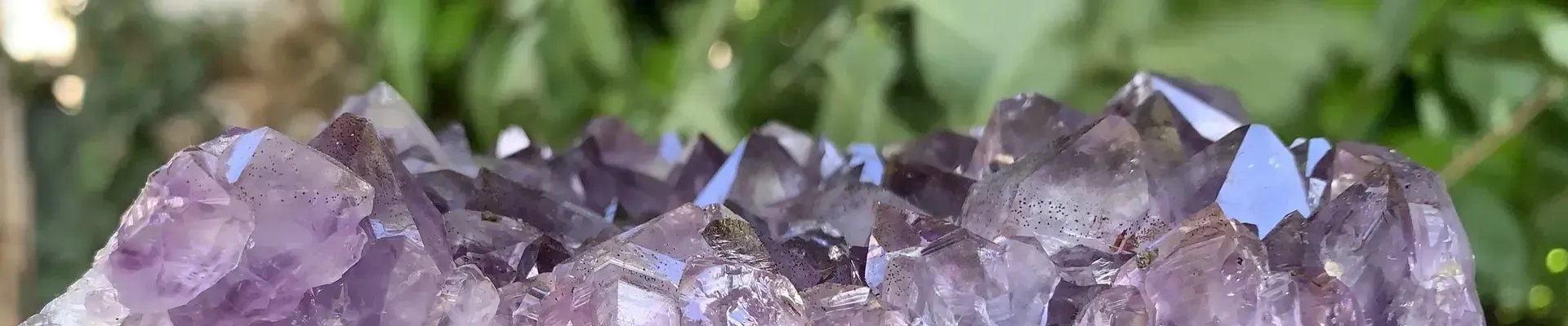 Boutique lithothérapie - Minéraux & cristaux naturels Amas d'améthyste pierre naturelle de purification