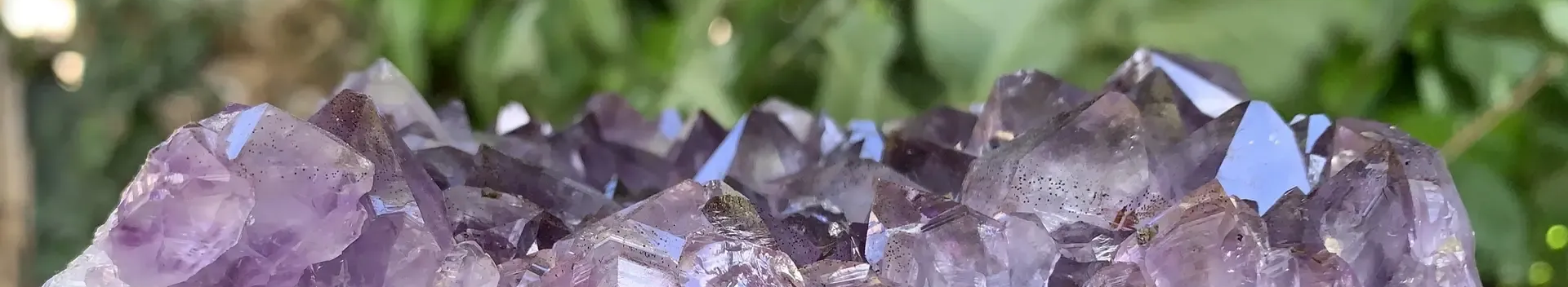 Boutique lithothérapie - Minéraux & cristaux naturels Amas d'améthyste pierre naturelle de purification