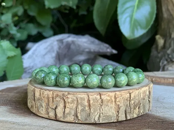 Diopside vert naturel – Le Temple Zen Bijoux