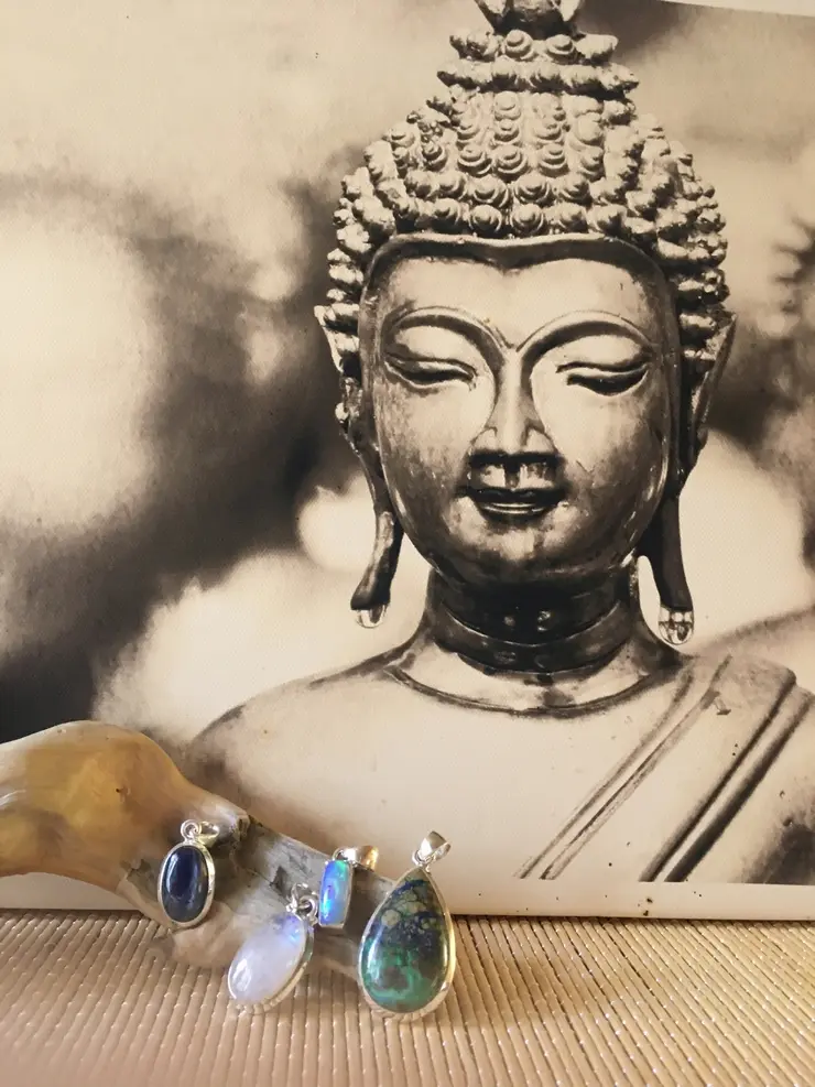 Explorez toutes les familles minérales de la boutique Explorez toutes les familles minérales de la boutique — Le Temple Zen Bijoux