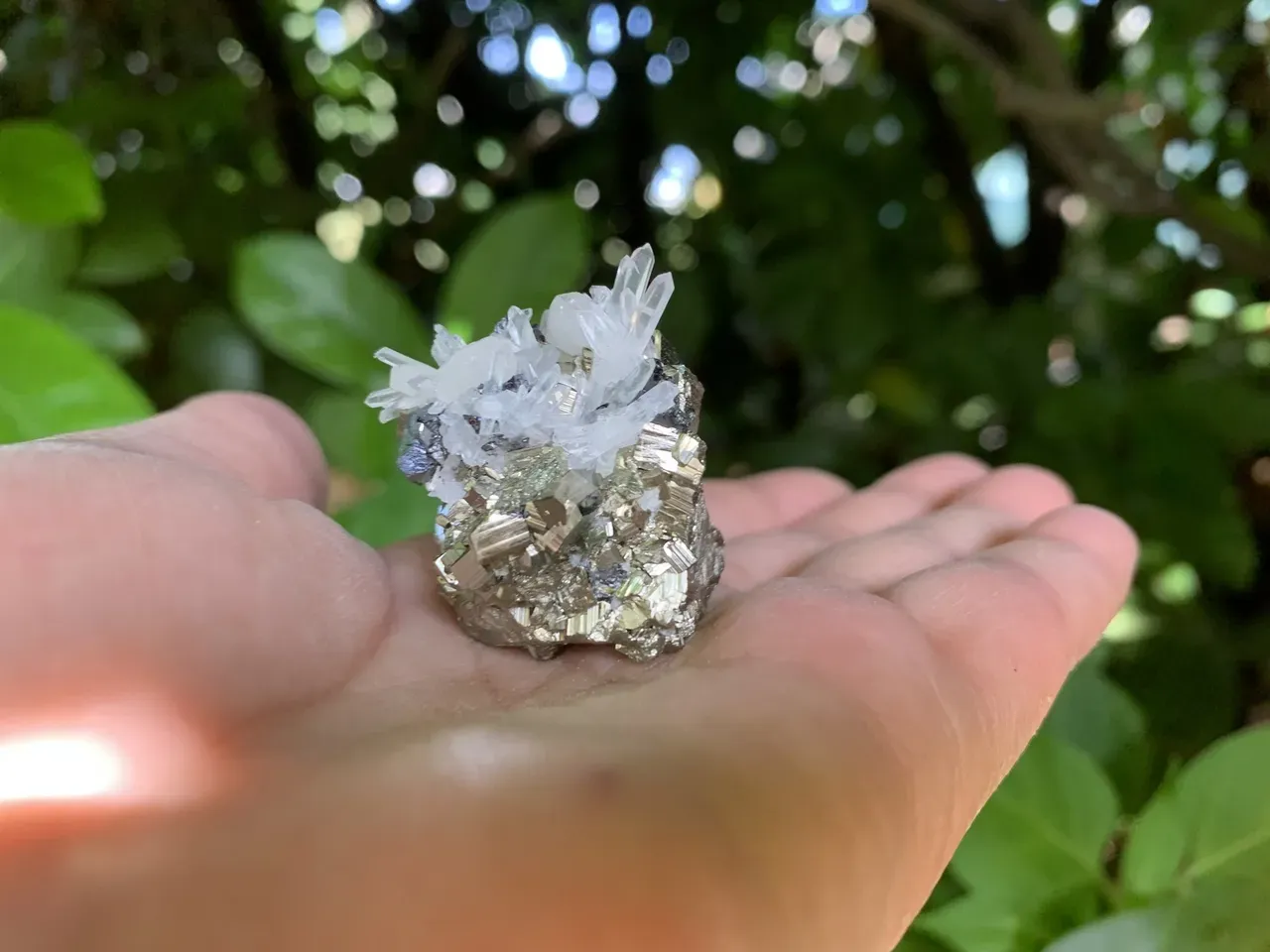 Pyrite cristallisée brute naturelle