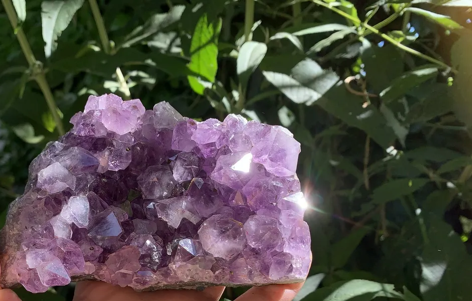 Géode d'améthyste naturelle