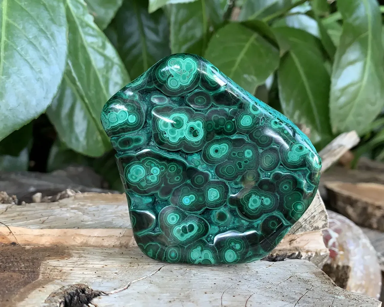 Forme libre en Malachite naturelle