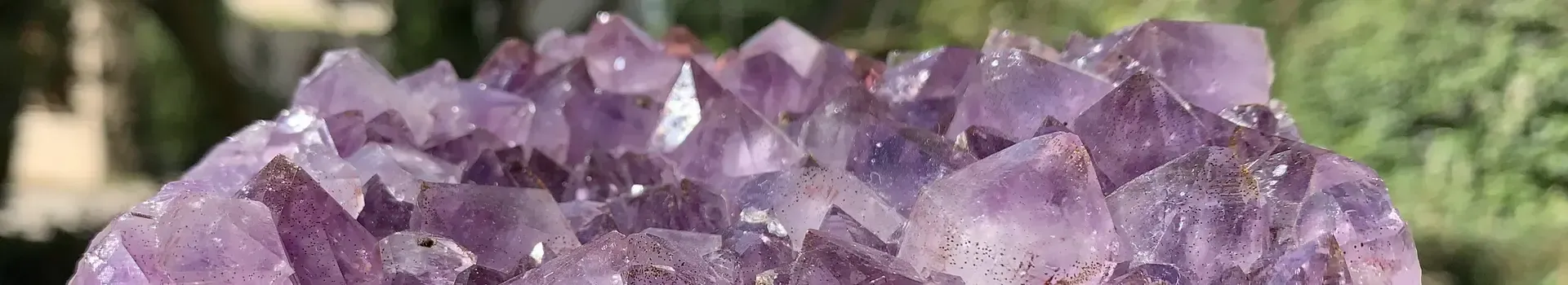 Minéraux et cristaux naturels sélectionnés individuellement Druse de cristaux d'améthyste naturelle