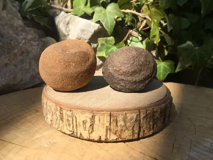 Couple de Moquis marbles ou Moquis balls naturels