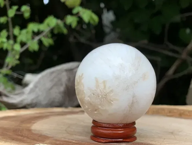 sphère scolécite, pierre rare