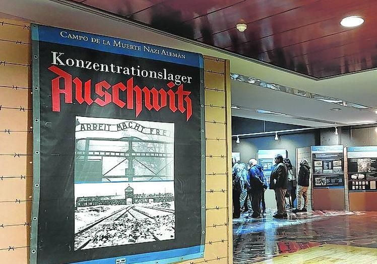 Reunion Vicepresidente Castilla Leon Juan Garcia Gallardo con Consul Polonia Castilla Leon y Cantabria Enrique de Villamor