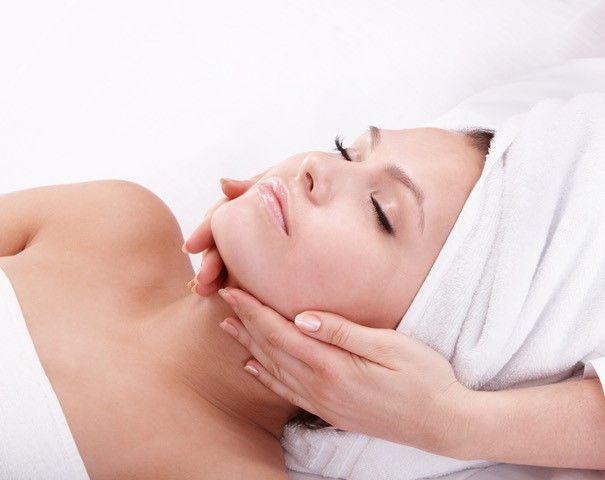 Kosmetik-Kennlernbehandlung Kosmetikbehandlung & Kennlernangebot Langenhagen