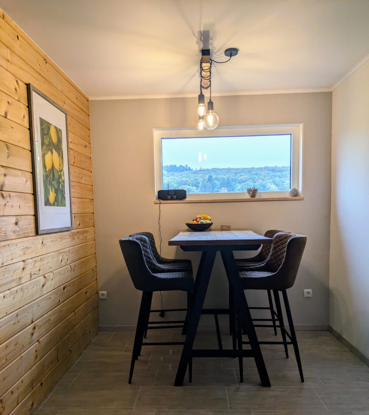 Ferienhaus Am Baumwipfel im Nationalpark Eifel in Schalkenbach, Essplatz/Esszimmer