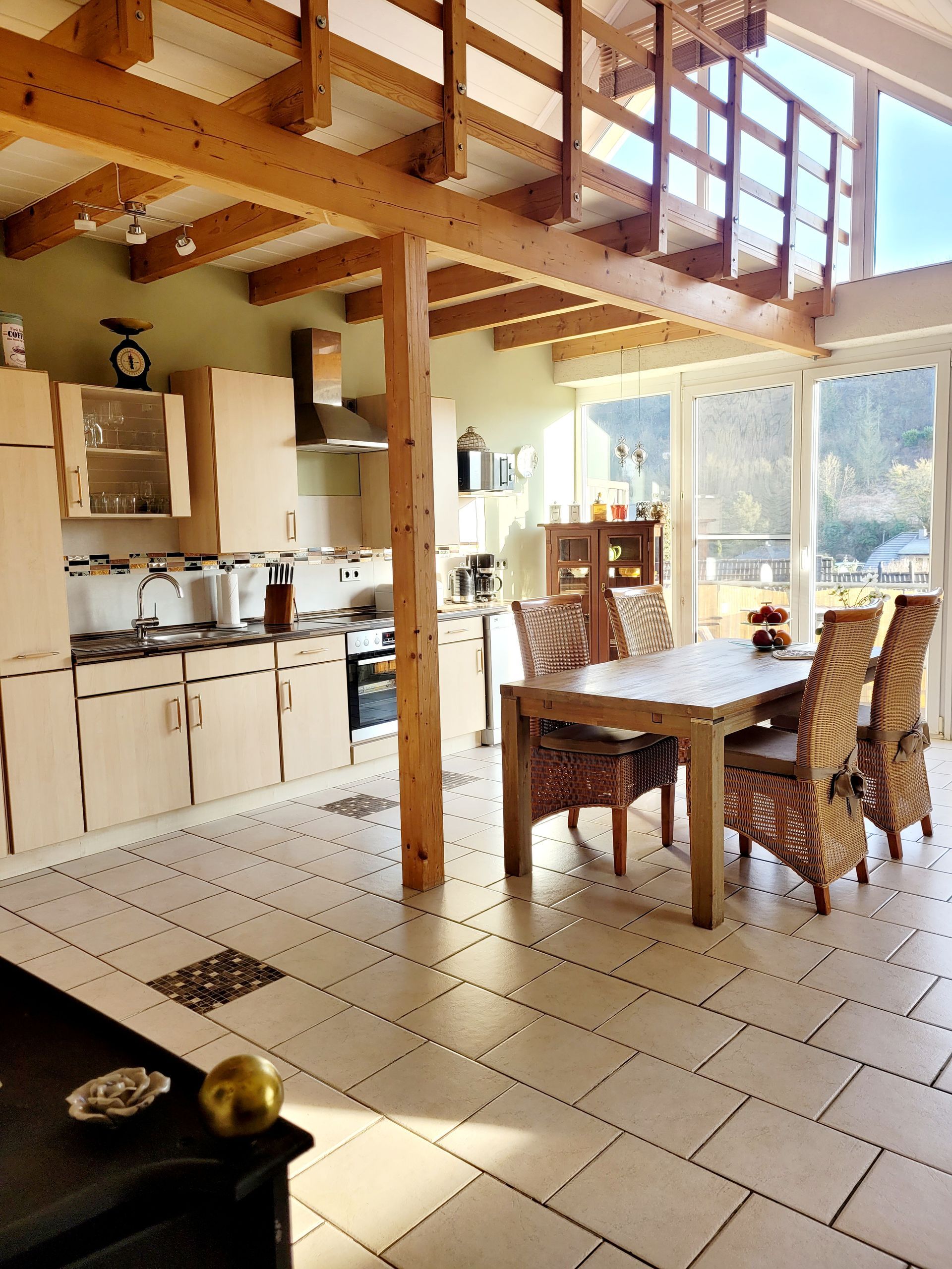 Lichtdurchflutete Ferienwohnung in Bad Neuenahr-Ahrweiler mit 2 Schlafzimmer