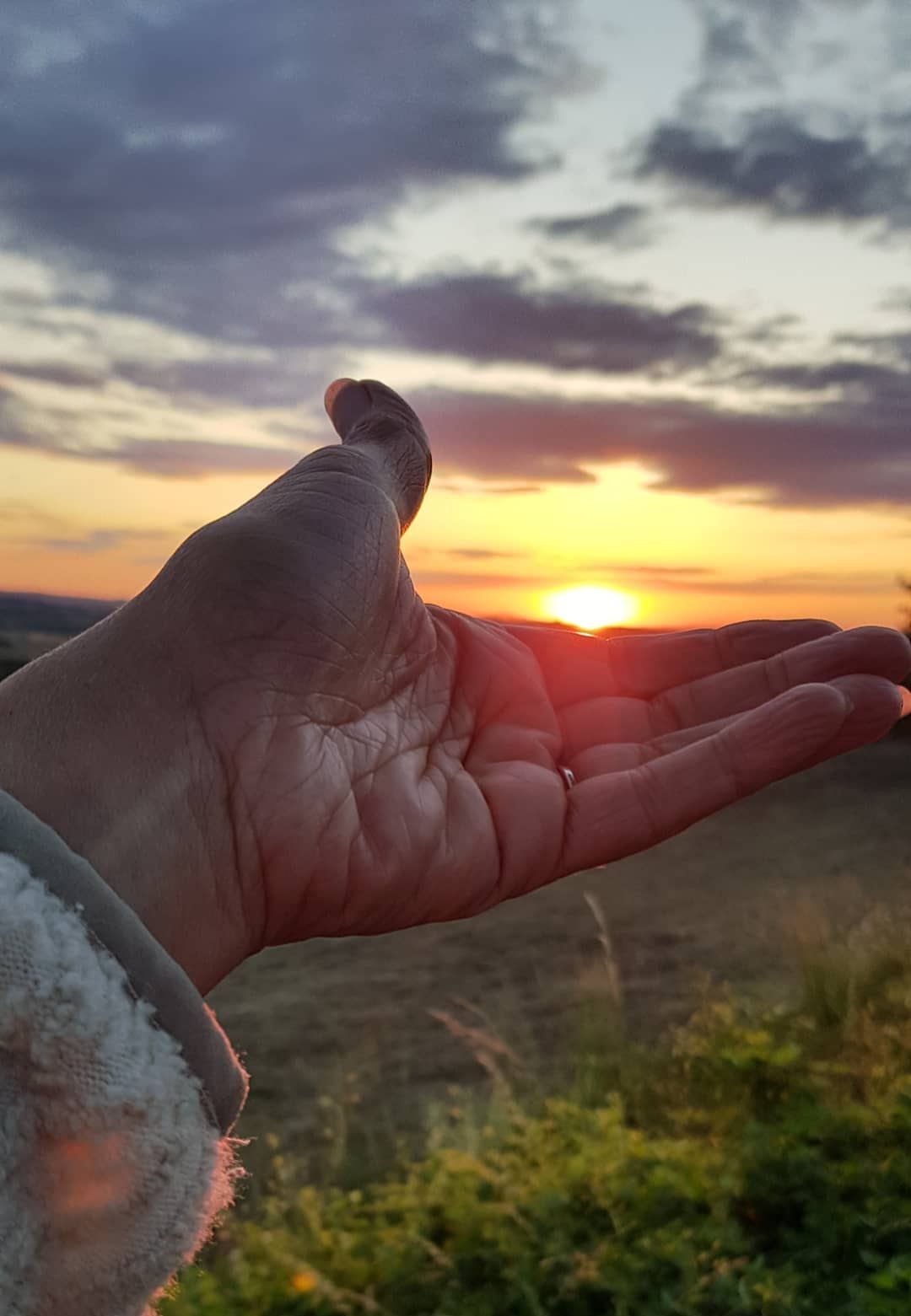 Sonnenuntergang auf der Burgruine Landskrone