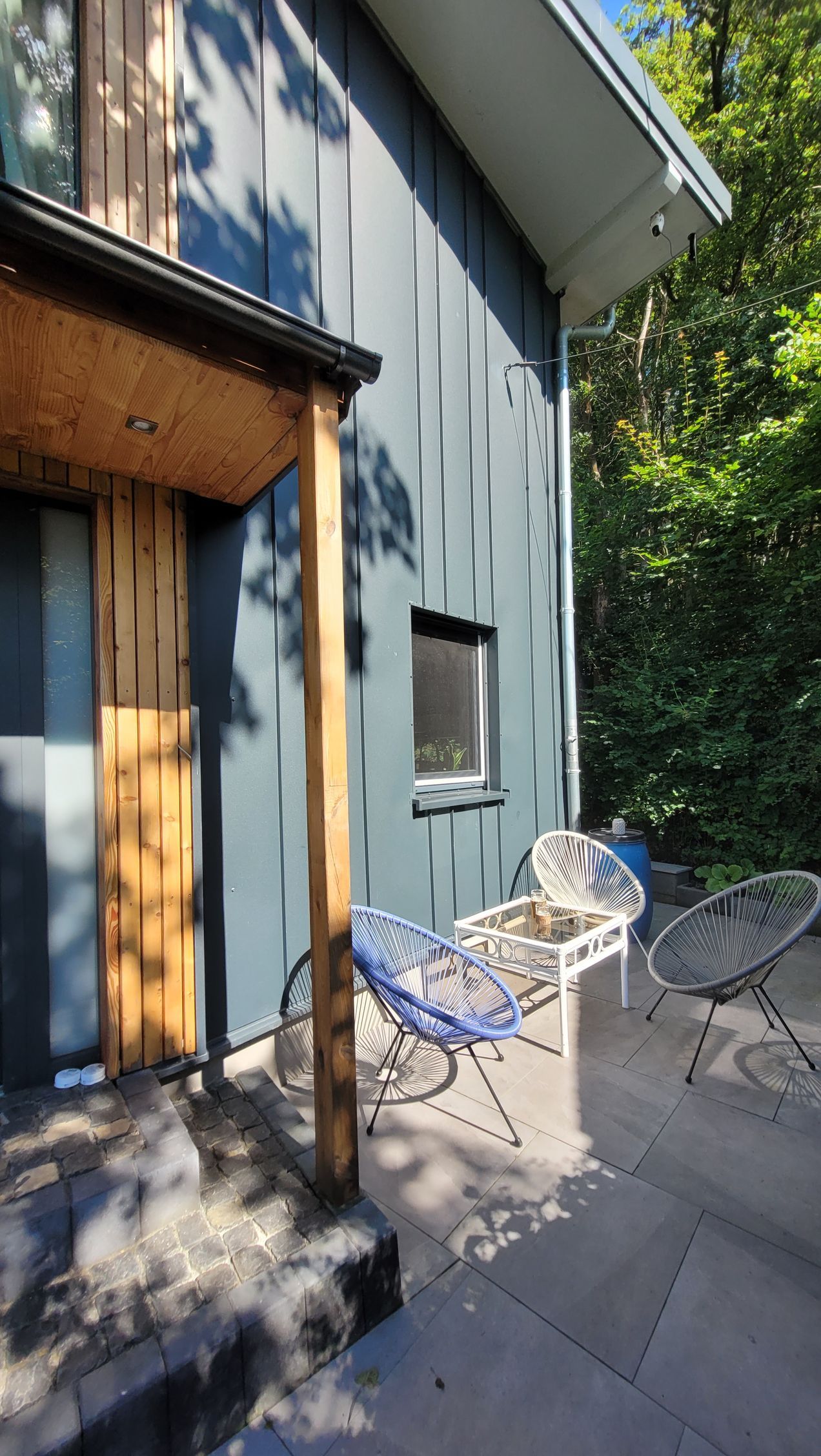 Ferienhaus Am Baumwipfel im Nationalpark Eifel in Schalkenbach, Terrasse vor dem Haus