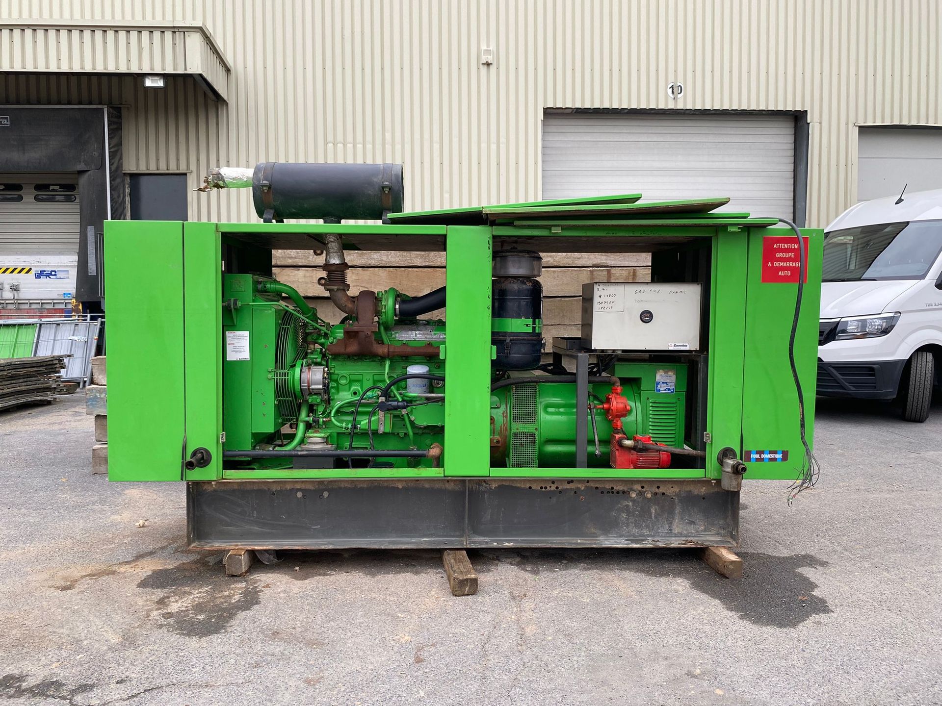 Rachat groupe électrogène IVECO 100 kVA – Estimation rapide et paiement sûr.