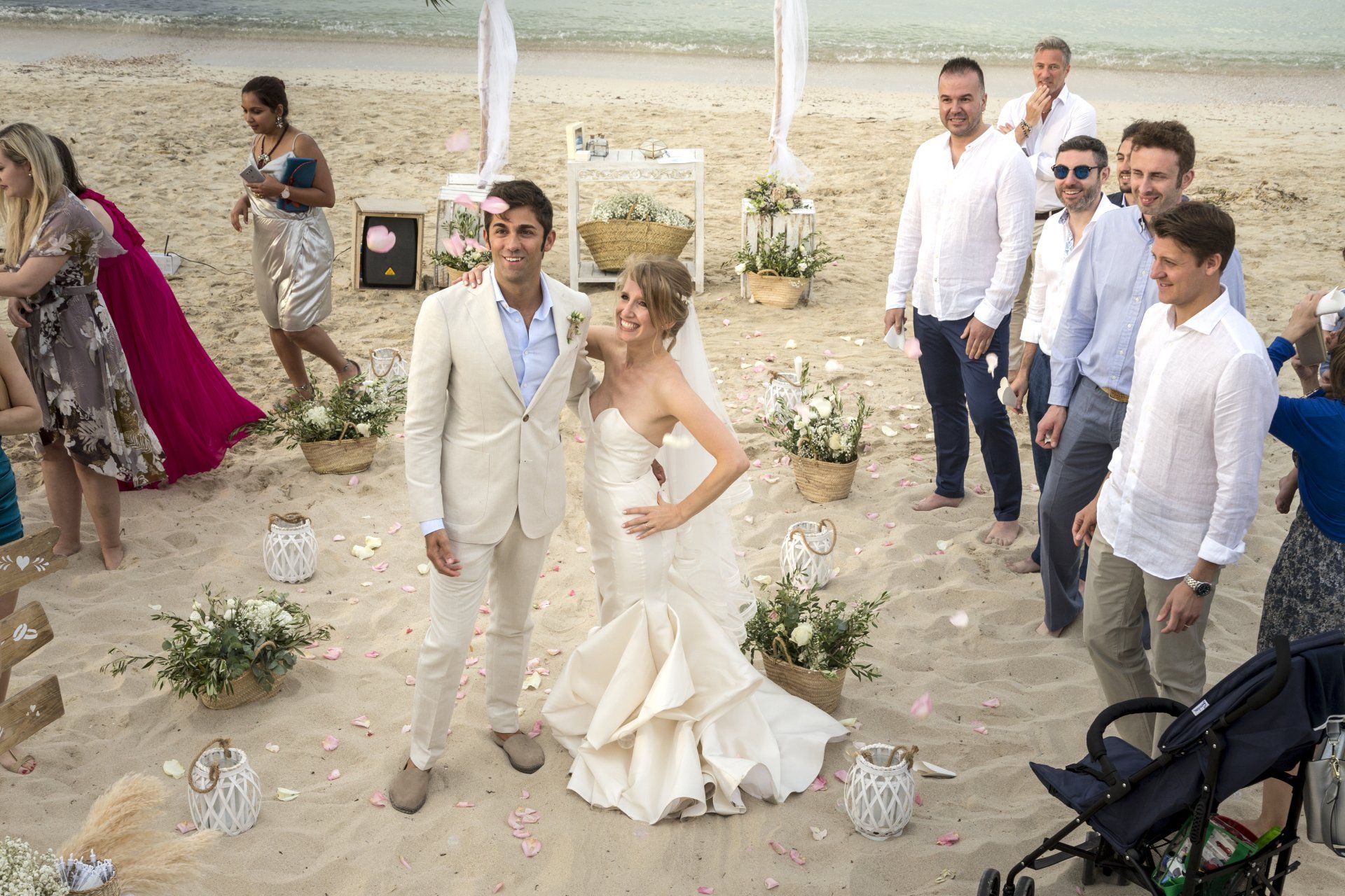 matrimonio religioso, wedding planner italia, wedding planner firenze, matrimonio in spiaggia, abito da sposa, matrimonio civile in spiaggia