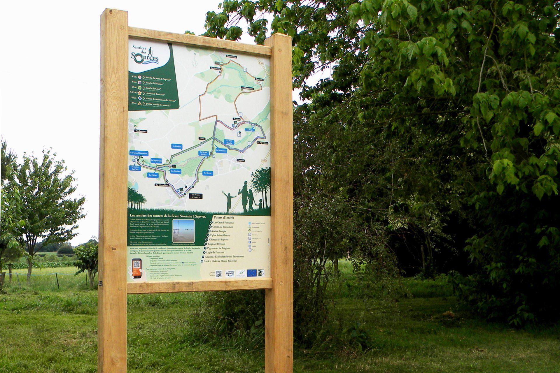 Portique bois pour plan de randonnée