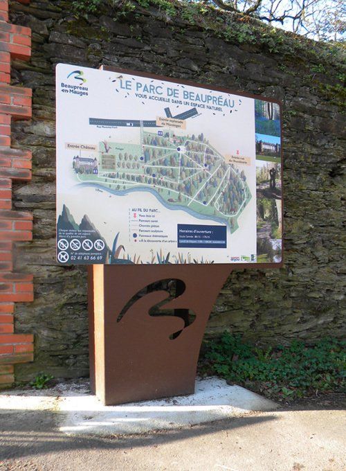 Portique acier pour panneau plan