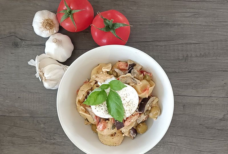 Tortellini mit Auberginen-Burrata-Dressing